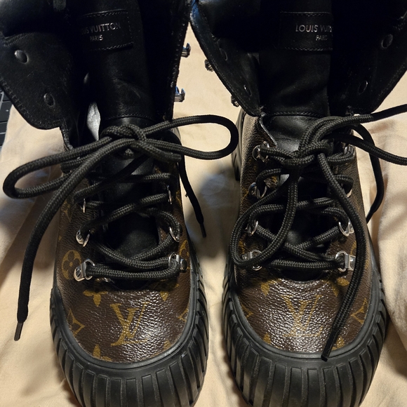 Louis Vuitton Ruby Ranger - Monogram - Picture 4 of 14